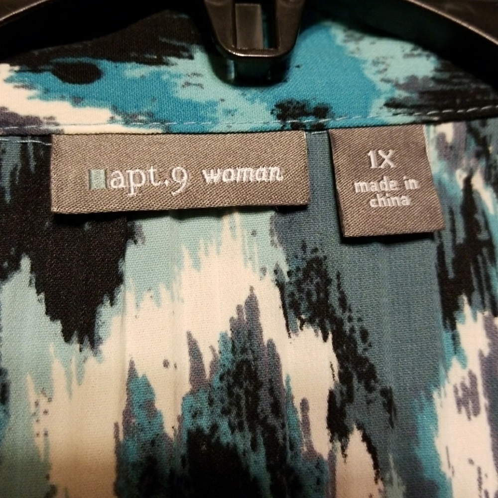 Blouse - Picture 2 of 3